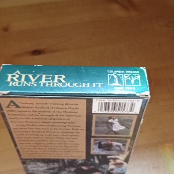 6/$15 A river runs through it vhs tape - Picture 6 of 8